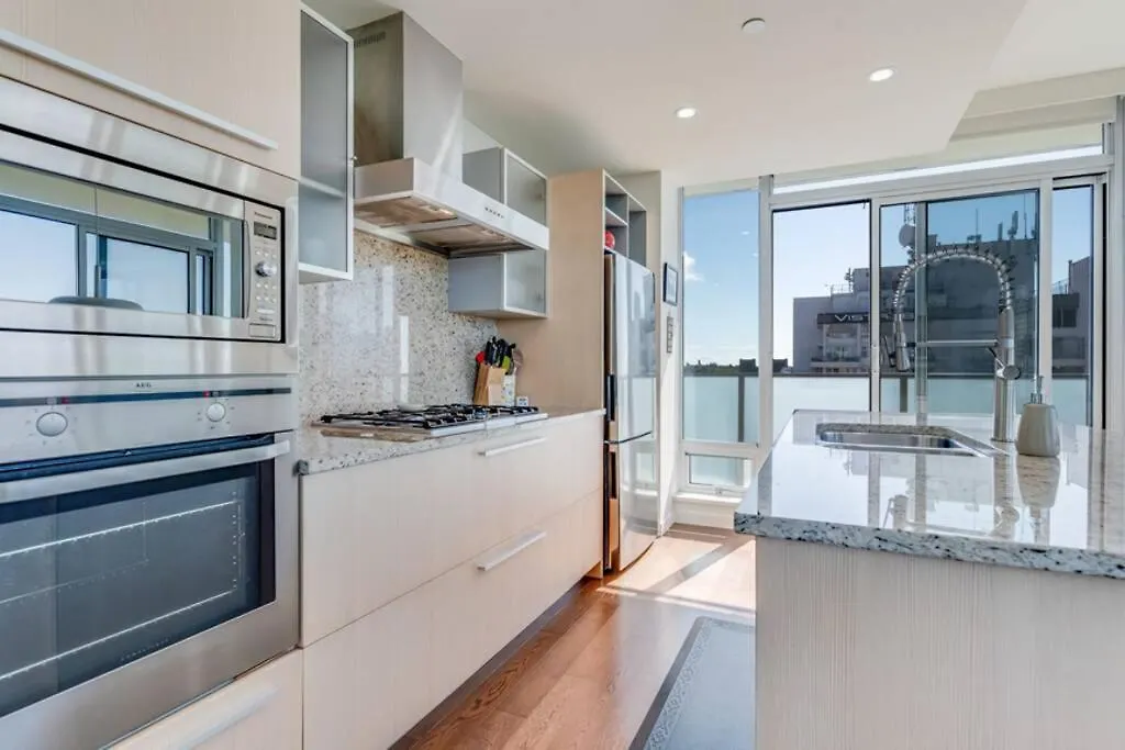 Salish Sights At The Falls- 2 Bed W/Stunning Views Apartment Victoria